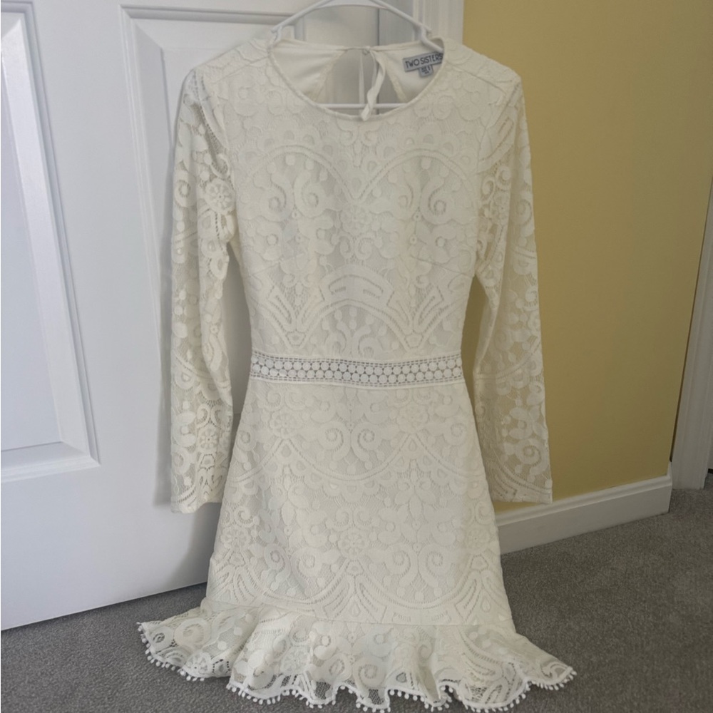 Elegant White Long Sleeve Lace Dress